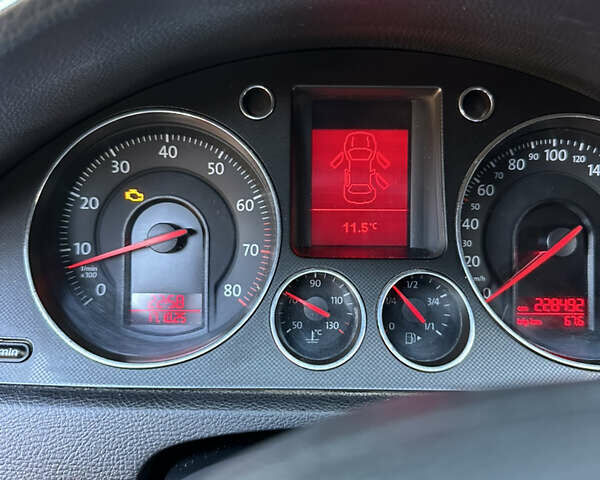 Фольксваген Пассат 2006 в Ужгороде на Automoto.ua Синий Фольксваген Пассат, объемом двигателя 1.6 л и пробегом 228 тыс. км за 4950 $, фото 26 на Automoto.ua