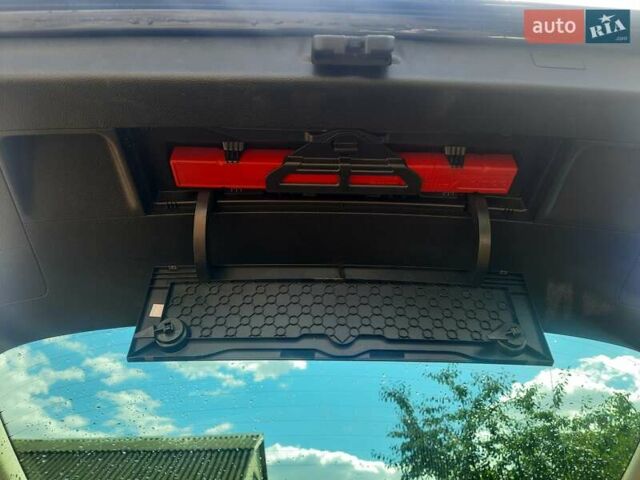 Синий Фольксваген Пассат, объемом двигателя 2 л и пробегом 335 тыс. км за 6300 $, фото 17 на Automoto.ua