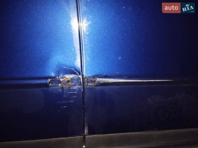 Синій Фольксваген Пассат, об'ємом двигуна 1.6 л та пробігом 276 тис. км за 5100 $, фото 12 на Automoto.ua
