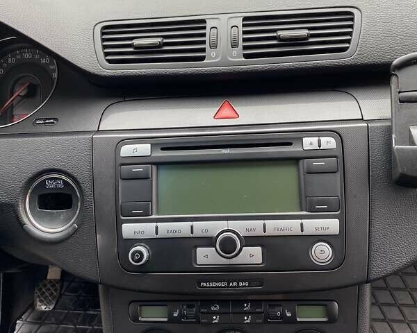 Синий Фольксваген Пассат, объемом двигателя 1.9 л и пробегом 325 тыс. км за 5000 $, фото 25 на Automoto.ua