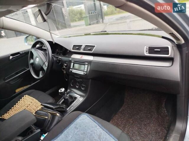 Синий Фольксваген Пассат, объемом двигателя 1.9 л и пробегом 360 тыс. км за 5300 $, фото 12 на Automoto.ua