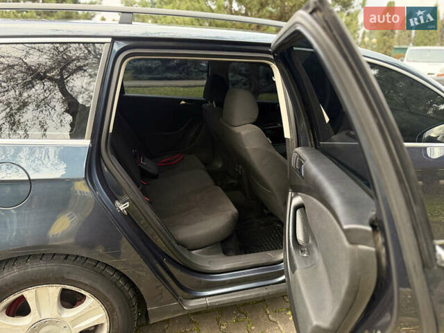 Синій Фольксваген Пассат, об'ємом двигуна 1.97 л та пробігом 295 тис. км за 5950 $, фото 14 на Automoto.ua