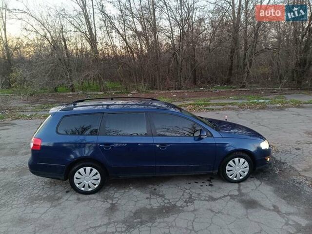 Синий Фольксваген Пассат, объемом двигателя 1.9 л и пробегом 335 тыс. км за 5500 $, фото 6 на Automoto.ua