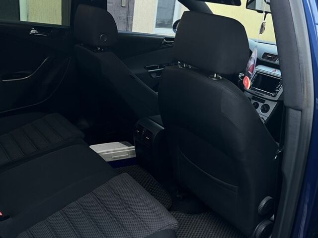 Синій Фольксваген Пассат, об'ємом двигуна 2 л та пробігом 350 тис. км за 5200 $, фото 21 на Automoto.ua