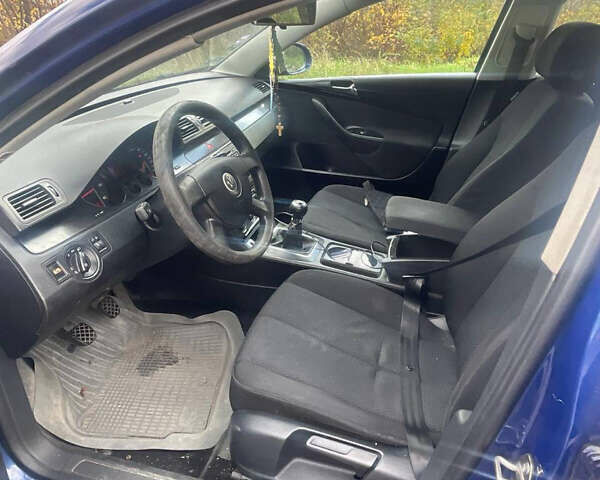 Фольксваген Пассат 2006 в Киеве на Automoto.ua Синий Фольксваген Пассат, объемом двигателя 2 л и пробегом 290 тыс. км за 2900 $, фото 7 на Automoto.ua