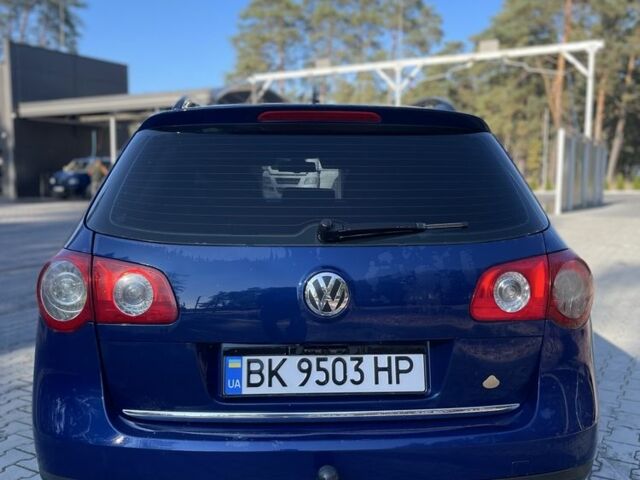 Синий Фольксваген Пассат, объемом двигателя 1.9 л и пробегом 370 тыс. км за 4200 $, фото 7 на Automoto.ua