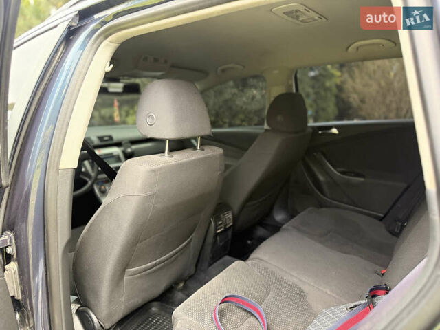 Синій Фольксваген Пассат, об'ємом двигуна 1.97 л та пробігом 295 тис. км за 5950 $, фото 21 на Automoto.ua