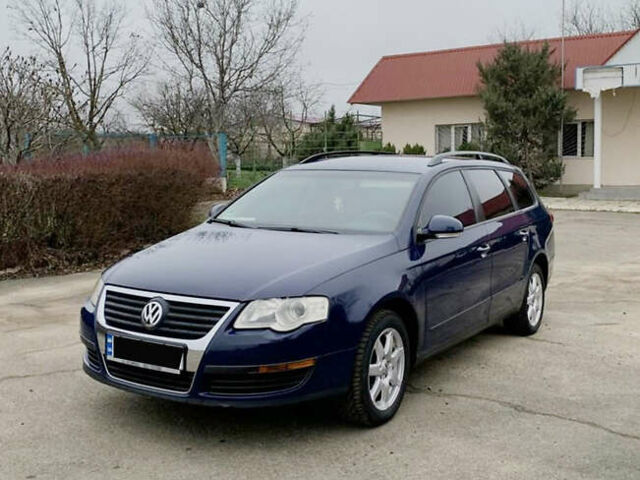 Синій Фольксваген Пассат, об'ємом двигуна 1.6 л та пробігом 269 тис. км за 5800 $, фото 3 на Automoto.ua