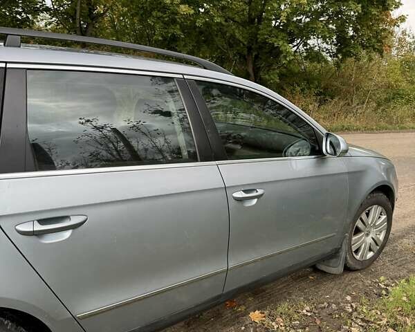 Синий Фольксваген Пассат, объемом двигателя 1.97 л и пробегом 288 тыс. км за 5400 $, фото 13 на Automoto.ua