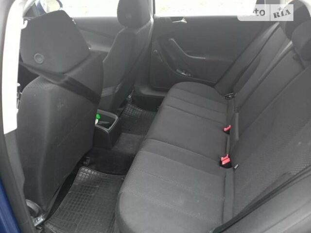 Синий Фольксваген Пассат, объемом двигателя 1.6 л и пробегом 235 тыс. км за 6900 $, фото 8 на Automoto.ua