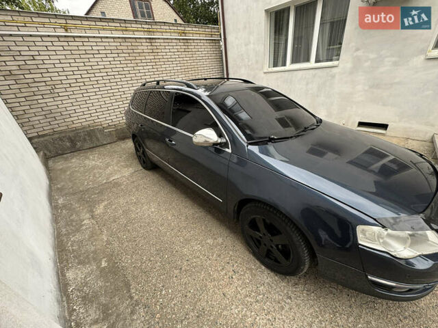 Синий Фольксваген Пассат, объемом двигателя 1.97 л и пробегом 374 тыс. км за 7200 $, фото 2 на Automoto.ua