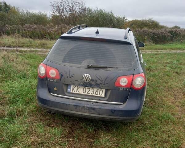 Синій Фольксваген Пассат, об'ємом двигуна 2 л та пробігом 390 тис. км за 2850 $, фото 1 на Automoto.ua