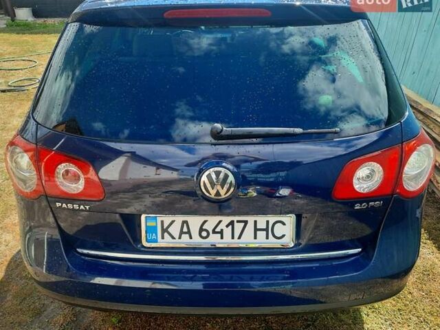 Синий Фольксваген Пассат, объемом двигателя 2 л и пробегом 335 тыс. км за 6300 $, фото 2 на Automoto.ua
