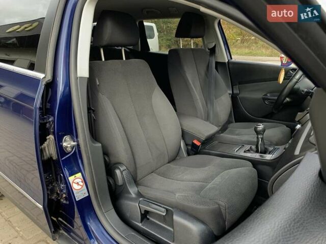 Синий Фольксваген Пассат, объемом двигателя 2 л и пробегом 344 тыс. км за 6455 $, фото 34 на Automoto.ua