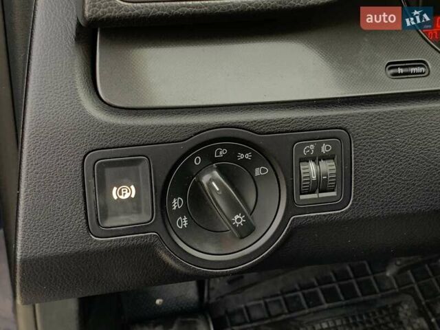 Синий Фольксваген Пассат, объемом двигателя 2 л и пробегом 344 тыс. км за 6455 $, фото 39 на Automoto.ua