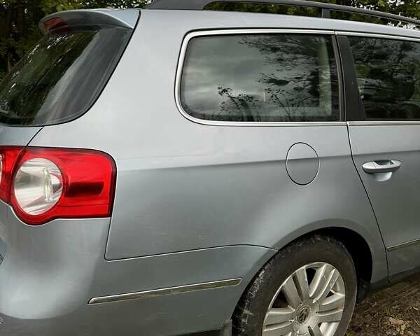 Синий Фольксваген Пассат, объемом двигателя 1.97 л и пробегом 288 тыс. км за 5400 $, фото 12 на Automoto.ua