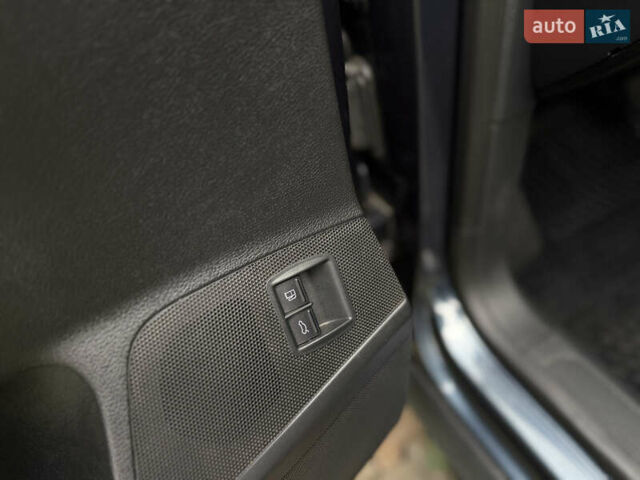 Синій Фольксваген Пассат, об'ємом двигуна 1.97 л та пробігом 295 тис. км за 5950 $, фото 24 на Automoto.ua