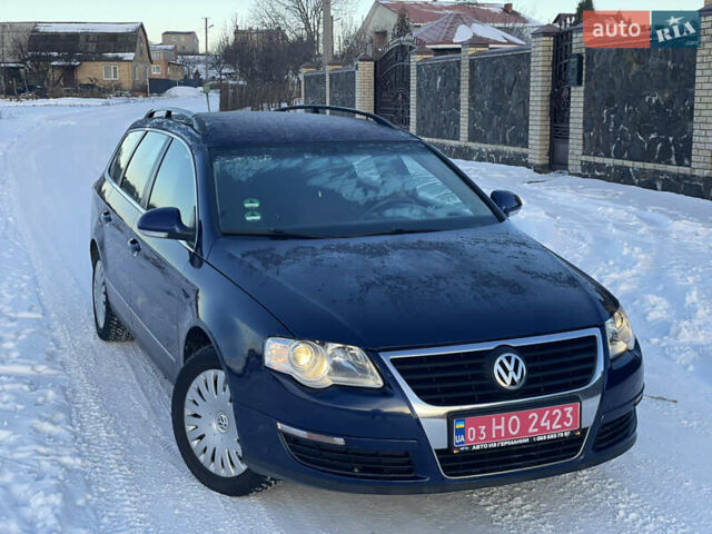 Синій Фольксваген Пассат, об'ємом двигуна 1.6 л та пробігом 264 тис. км за 5650 $, фото 17 на Automoto.ua