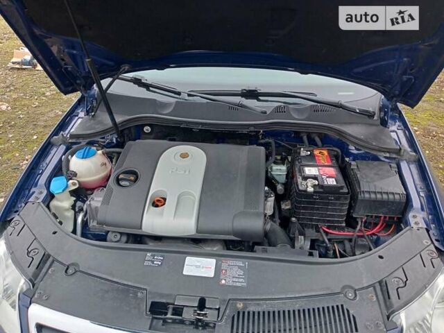 Синий Фольксваген Пассат, объемом двигателя 1.6 л и пробегом 235 тыс. км за 6900 $, фото 5 на Automoto.ua