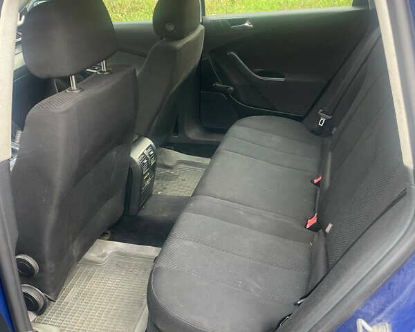 Фольксваген Пассат 2006 в Киеве на Automoto.ua Синий Фольксваген Пассат, объемом двигателя 2 л и пробегом 290 тыс. км за 2900 $, фото 5 на Automoto.ua