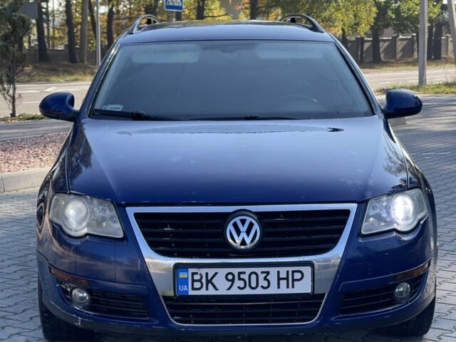 Синий Фольксваген Пассат, объемом двигателя 1.9 л и пробегом 370 тыс. км за 4200 $, фото 1 на Automoto.ua