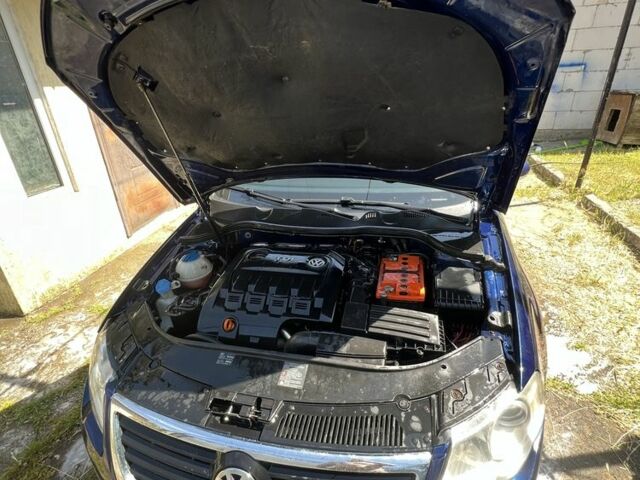 Синій Фольксваген Пассат, об'ємом двигуна 2 л та пробігом 350 тис. км за 5200 $, фото 12 на Automoto.ua