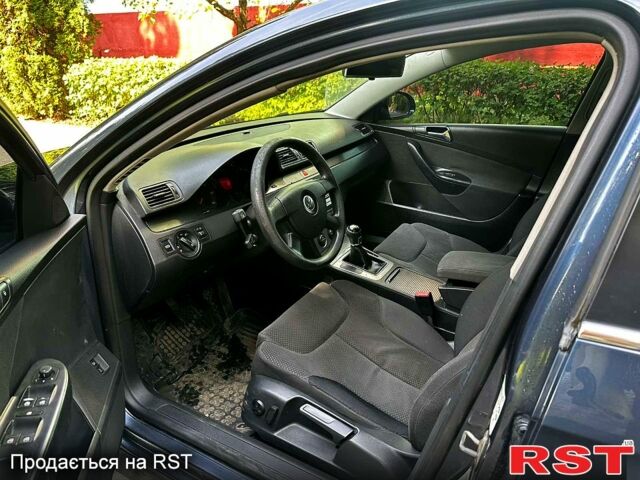 Синий Фольксваген Пассат, объемом двигателя 1.9 л и пробегом 280 тыс. км за 5750 $, фото 10 на Automoto.ua