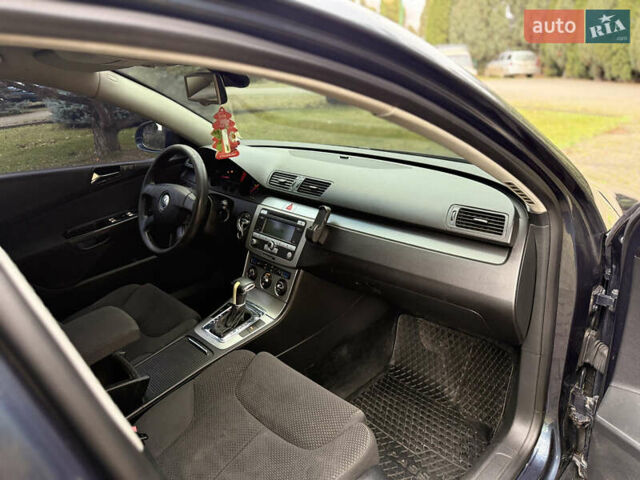 Синій Фольксваген Пассат, об'ємом двигуна 1.97 л та пробігом 295 тис. км за 5950 $, фото 10 на Automoto.ua