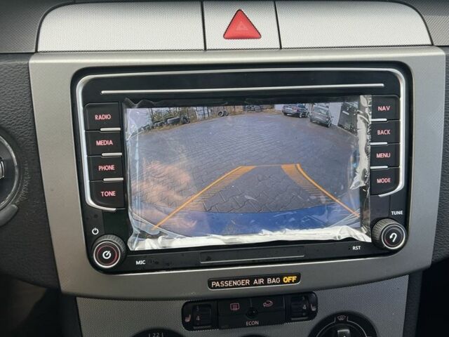 Синій Фольксваген Пассат, об'ємом двигуна 2 л та пробігом 350 тис. км за 5200 $, фото 6 на Automoto.ua