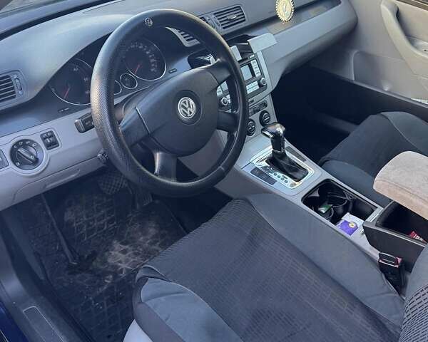 Синий Фольксваген Пассат, объемом двигателя 1.97 л и пробегом 264 тыс. км за 6700 $, фото 3 на Automoto.ua