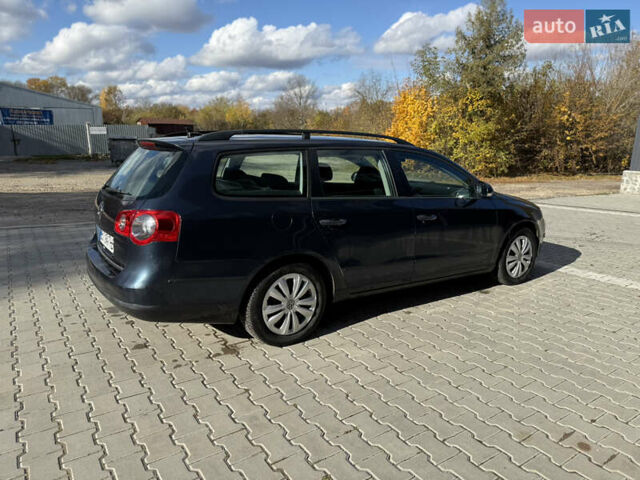 Синій Фольксваген Пассат, об'ємом двигуна 1.6 л та пробігом 192 тис. км за 5700 $, фото 9 на Automoto.ua