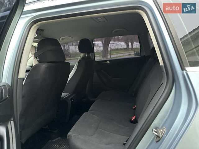 Синий Фольксваген Пассат, объемом двигателя 1.97 л и пробегом 283 тыс. км за 4500 $, фото 9 на Automoto.ua