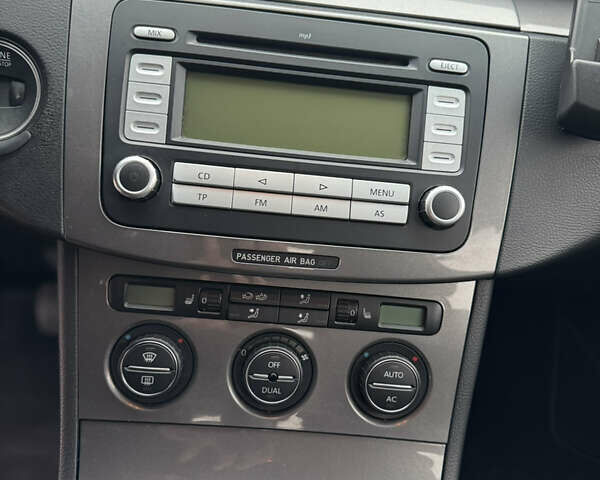 Фольксваген Пассат 2007 у Калуше на Automoto.ua Синій Фольксваген Пассат, об'ємом двигуна 1.97 л та пробігом 285 тис. км за 6900 $, фото 17 на Automoto.ua