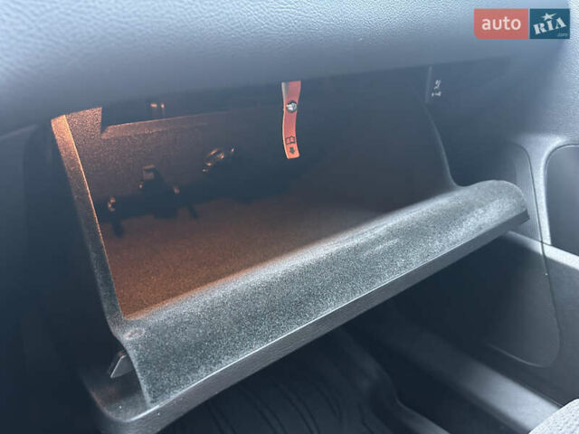 Синій Фольксваген Пассат, об'ємом двигуна 1.9 л та пробігом 344 тис. км за 7550 $, фото 92 на Automoto.ua