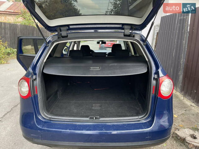 Синий Фольксваген Пассат, объемом двигателя 1.9 л и пробегом 340 тыс. км за 3999 $, фото 3 на Automoto.ua