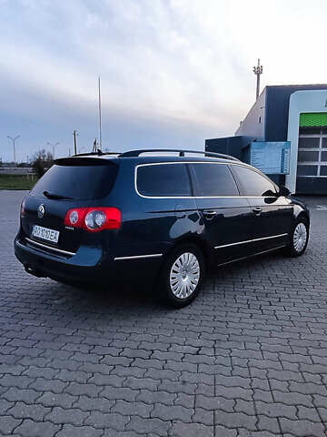 Синий Фольксваген Пассат, объемом двигателя 1.97 л и пробегом 280 тыс. км за 6500 $, фото 4 на Automoto.ua