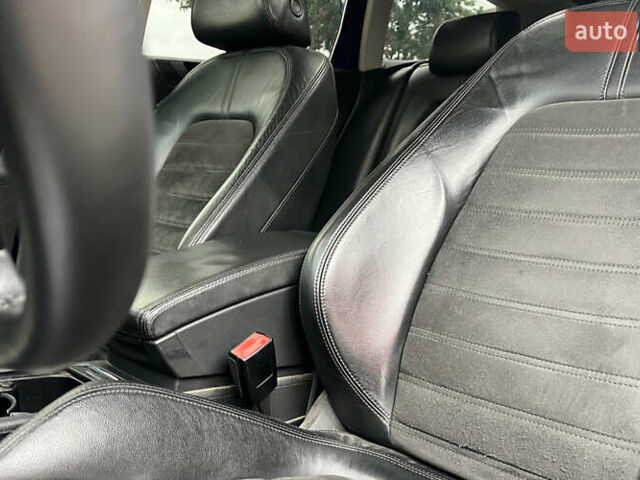 Синий Фольксваген Пассат, объемом двигателя 1.98 л и пробегом 265 тыс. км за 4990 $, фото 16 на Automoto.ua