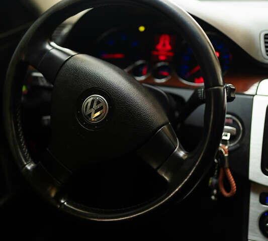 Синий Фольксваген Пассат, объемом двигателя 2 л и пробегом 284 тыс. км за 6400 $, фото 50 на Automoto.ua