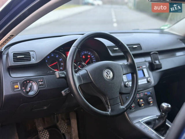 Синій Фольксваген Пассат, об'ємом двигуна 1.6 л та пробігом 193 тис. км за 6600 $, фото 16 на Automoto.ua