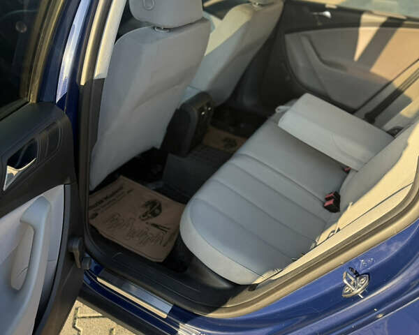 Синій Фольксваген Пассат, об'ємом двигуна 1.97 л та пробігом 325 тис. км за 5500 $, фото 8 на Automoto.ua