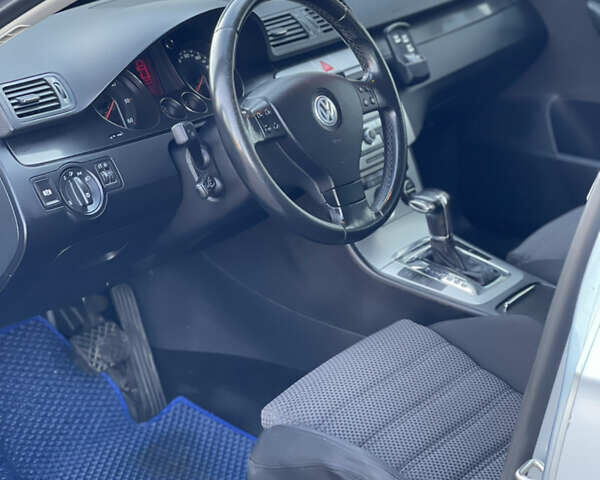 Фольксваген Пассат 2007 в Нежине на Automoto.ua Синий Фольксваген Пассат, объемом двигателя 1.97 л и пробегом 300 тыс. км за 5999 $, фото 11 на Automoto.ua