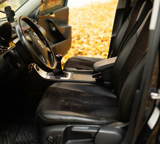 Синий Фольксваген Пассат, объемом двигателя 2 л и пробегом 284 тыс. км за 6400 $, фото 38 на Automoto.ua