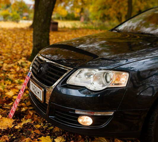 Синий Фольксваген Пассат, объемом двигателя 2 л и пробегом 284 тыс. км за 6400 $, фото 14 на Automoto.ua