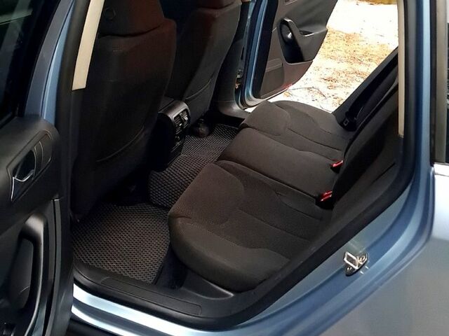 Синий Фольксваген Пассат, объемом двигателя 2 л и пробегом 245 тыс. км за 6700 $, фото 5 на Automoto.ua