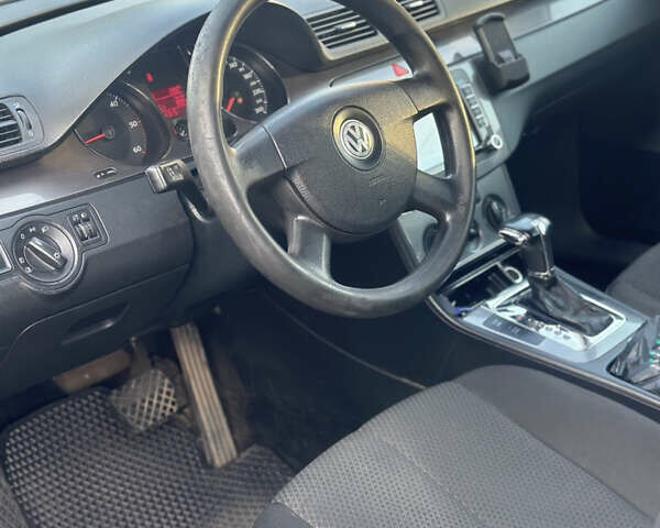 Синий Фольксваген Пассат, объемом двигателя 1.97 л и пробегом 344 тыс. км за 5500 $, фото 7 на Automoto.ua