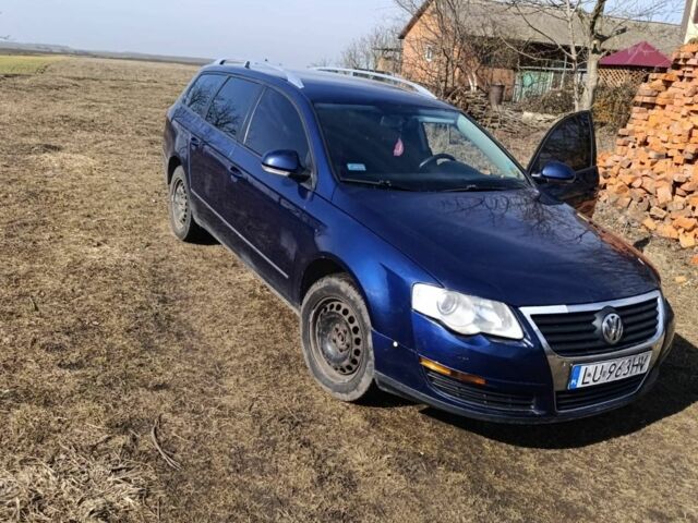 Синий Фольксваген Пассат, объемом двигателя 2 л и пробегом 400 тыс. км за 3300 $, фото 2 на Automoto.ua