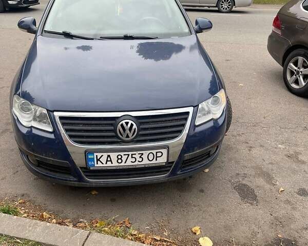 Синий Фольксваген Пассат, объемом двигателя 1.9 л и пробегом 385 тыс. км за 4350 $, фото 1 на Automoto.ua