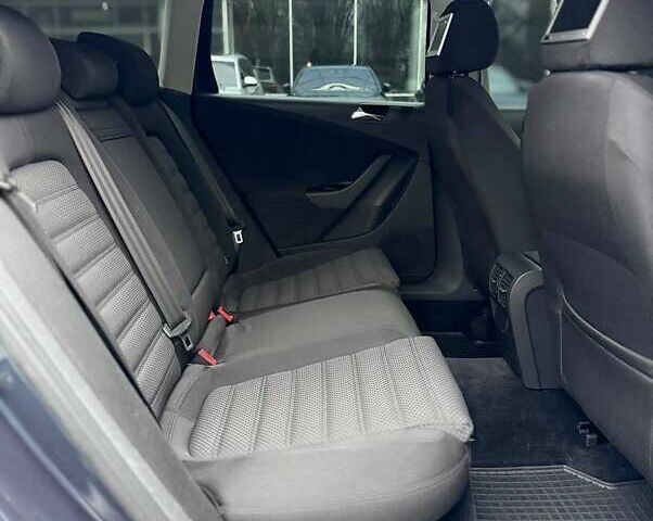 Синий Фольксваген Пассат, объемом двигателя 1.98 л и пробегом 234 тыс. км за 5499 $, фото 18 на Automoto.ua