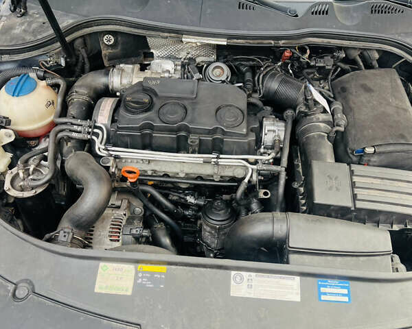 Синий Фольксваген Пассат, объемом двигателя 1.97 л и пробегом 230 тыс. км за 7300 $, фото 10 на Automoto.ua