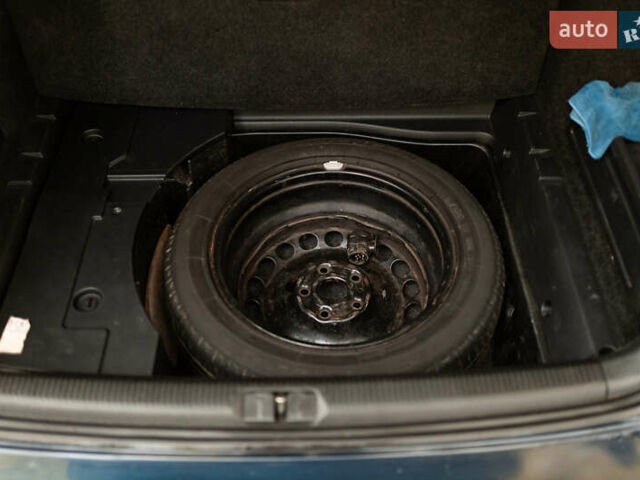 Синий Фольксваген Пассат, объемом двигателя 2 л и пробегом 284 тыс. км за 6400 $, фото 63 на Automoto.ua